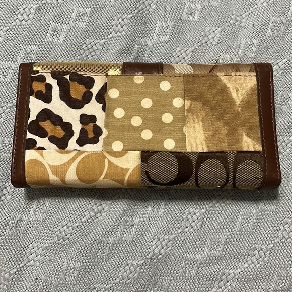 COACH PURSE - Picture 3 of 8